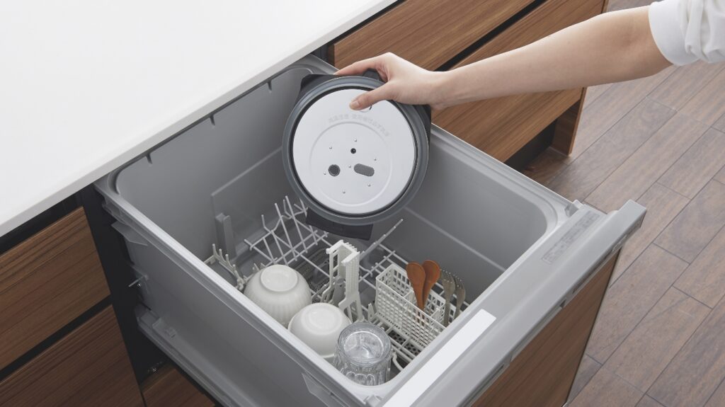 簡単お手入れ
いつものお手入れはたったの2点。内ぶたは食器洗い乾燥機に対応しています。